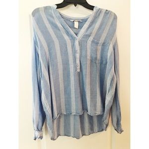 Boho long-sleeved top.